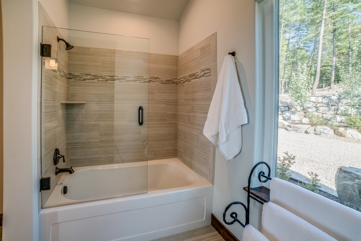 Shower & Tub Repair in Indiantown